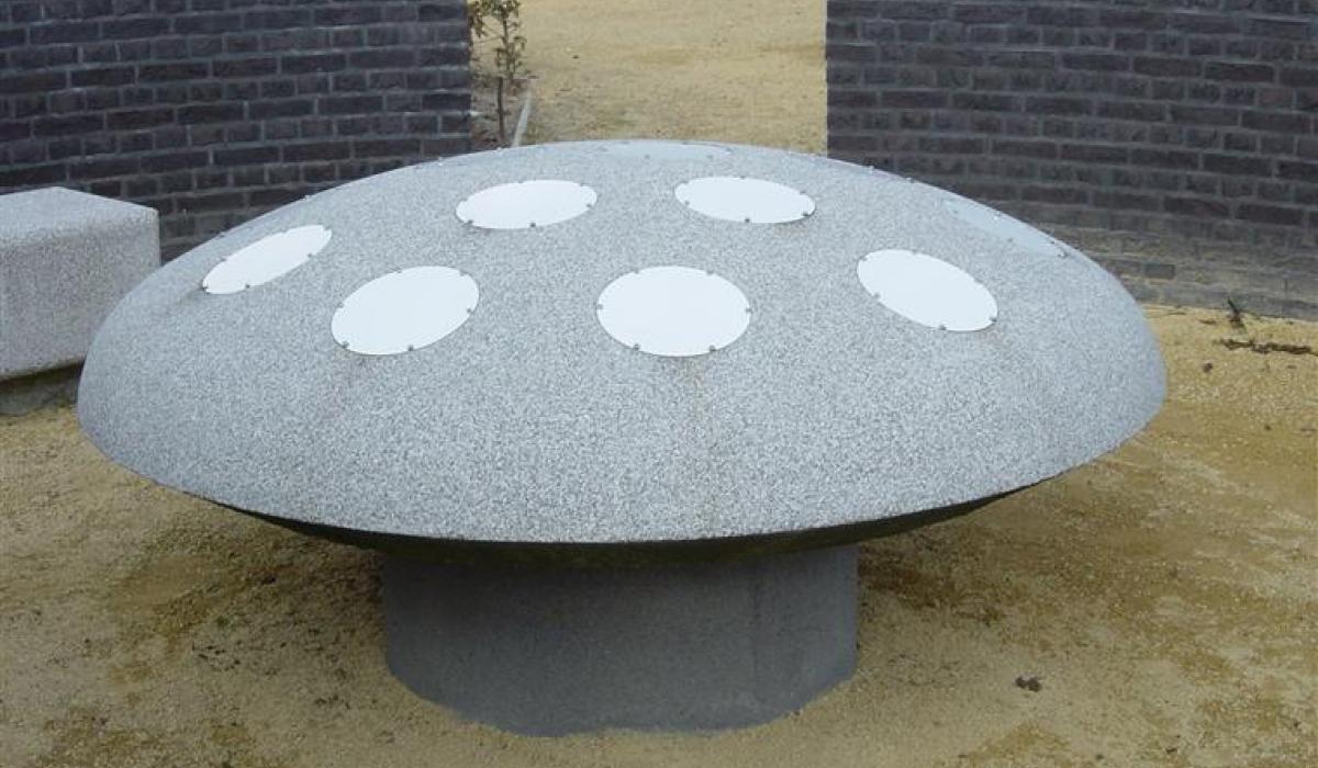 Paddenstoel columbarium beton